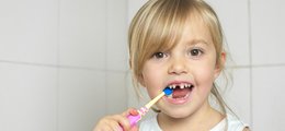 Acidolac artykuł - Zęby mleczne i zęby stałe u dziecka i niemowlaka